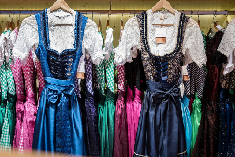 Costumi tradizionali da donna